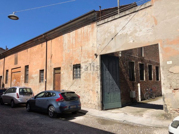 casa indipendente in vendita a Ferrara in zona Centro Storico