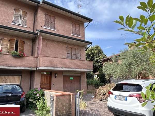casa indipendente in vendita a Ferrara in zona Centro Storico