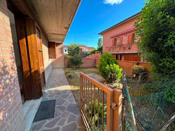 casa indipendente in vendita a Ferrara in zona Pontegradella