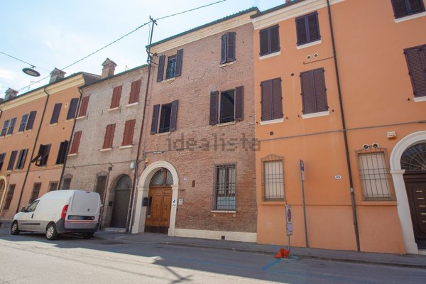 appartamento in vendita a Ferrara in zona Centro Storico