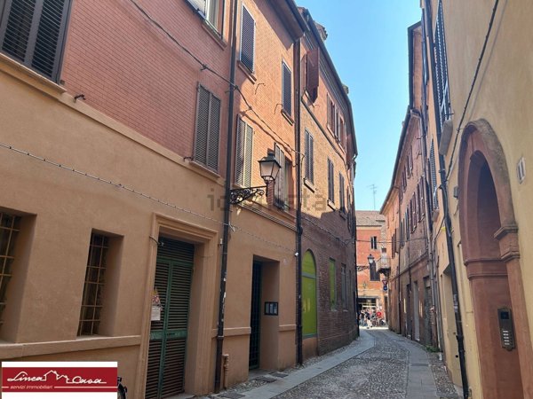 appartamento in vendita a Ferrara in zona Centro Storico