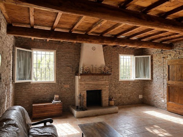 casa indipendente in vendita a Ferrara