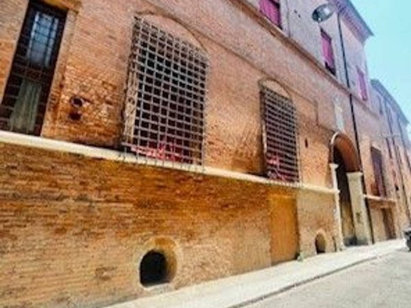 appartamento in vendita a Ferrara in zona Centro Storico