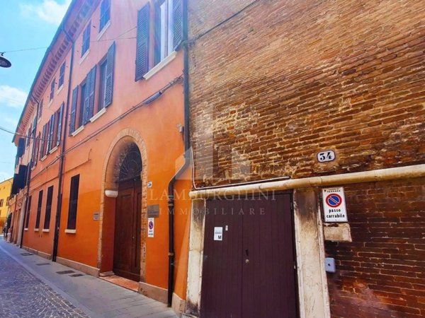 appartamento in vendita a Ferrara in zona Centro Storico