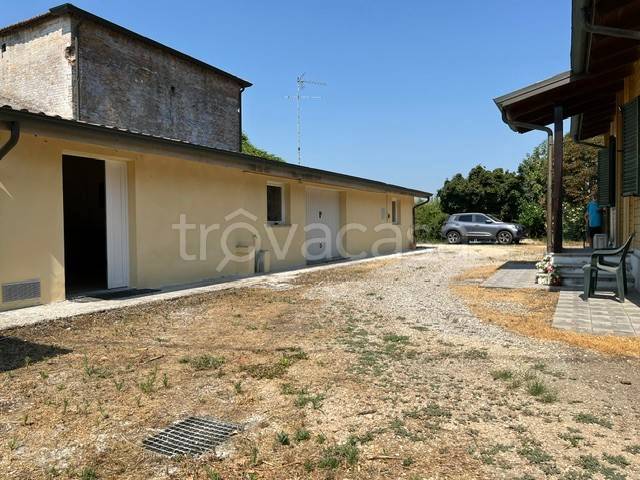 casa indipendente in vendita a Ferrara in zona Marrara