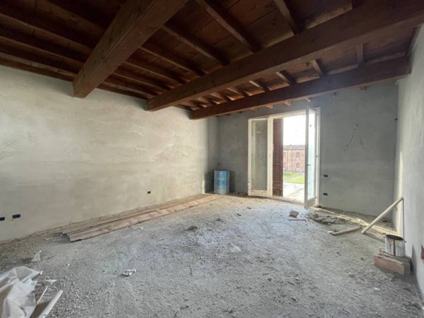 casa indipendente in vendita a Ferrara in zona Viconovo