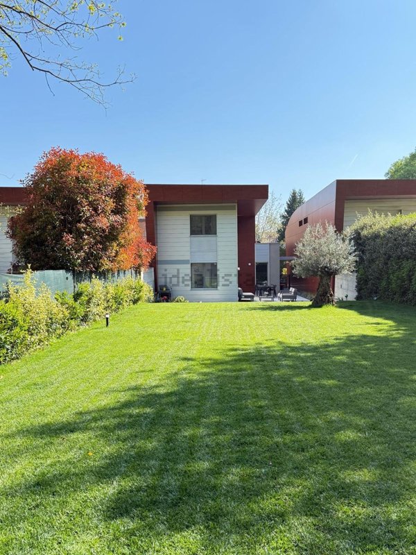 casa indipendente in vendita a Ferrara