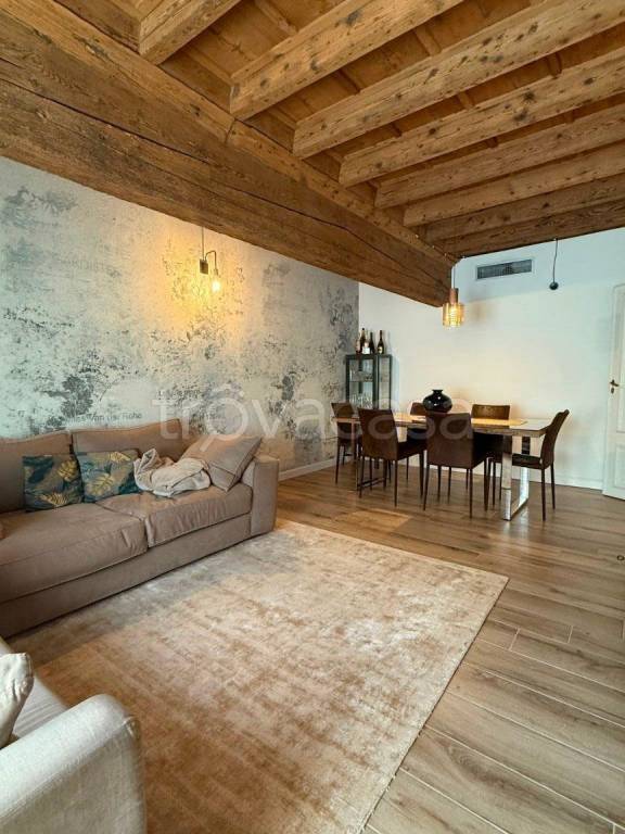 appartamento in vendita a Ferrara in zona Centro Storico