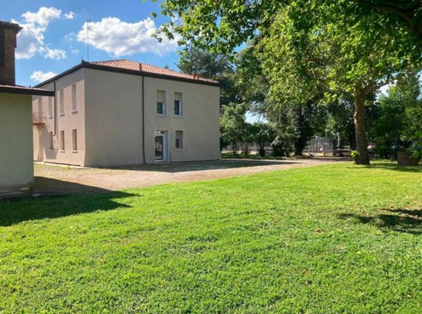 casa indipendente in vendita a Ferrara