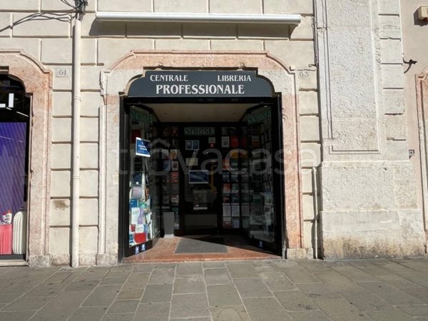 appartamento in vendita a Ferrara in zona Centro Storico