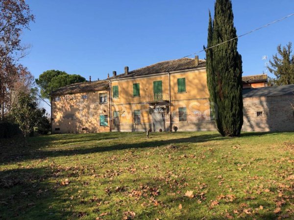 casa indipendente in vendita a Ferrara in zona Quartesana