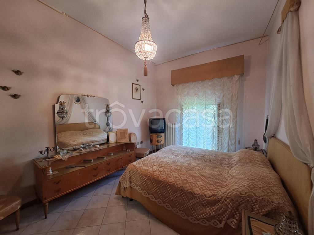 casa indipendente in vendita a Ferrara in zona Centro Storico