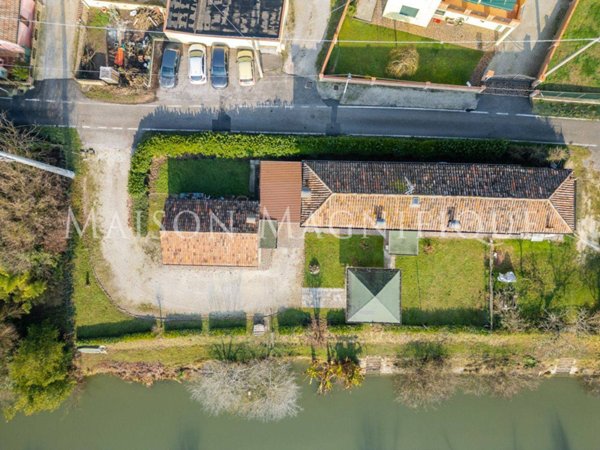 casa indipendente in vendita a Ferrara in zona Monestirolo