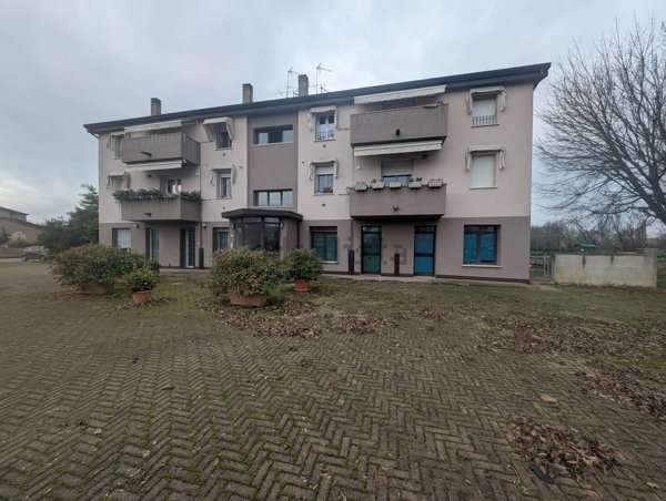 locale di sgombero in vendita a Ferrara in zona Quartesana