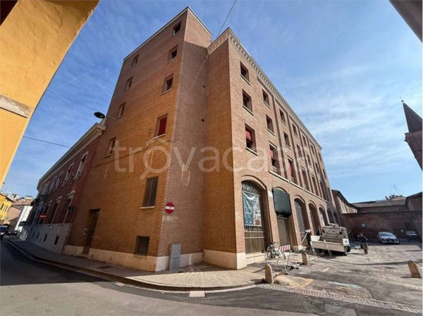 appartamento in vendita a Ferrara in zona Centro Storico