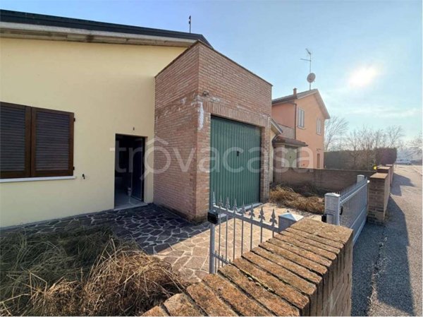 casa indipendente in vendita a Ferrara