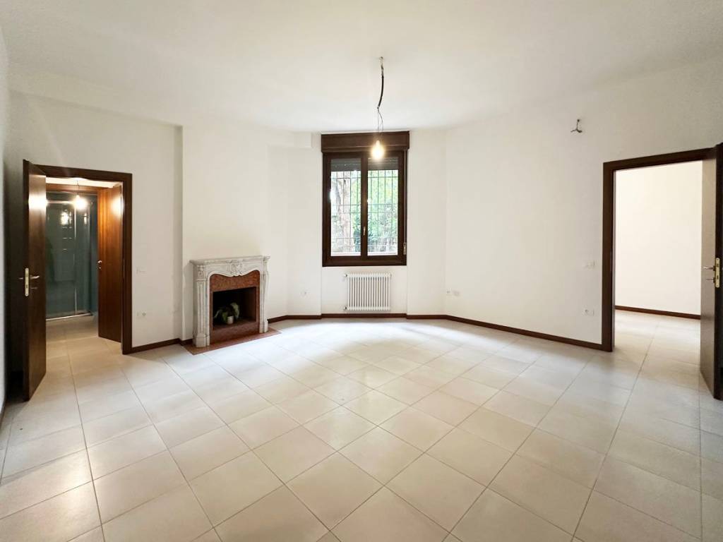 appartamento in vendita a Ferrara in zona Quartiere Giardino / Acquedotto