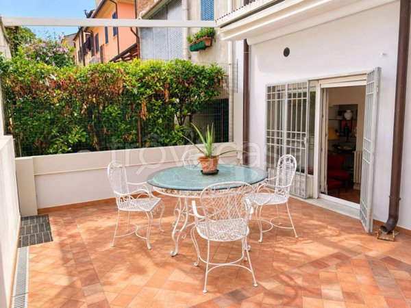 casa indipendente in vendita a Ferrara