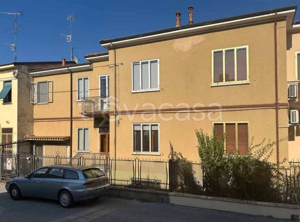 casa indipendente in vendita a Ferrara