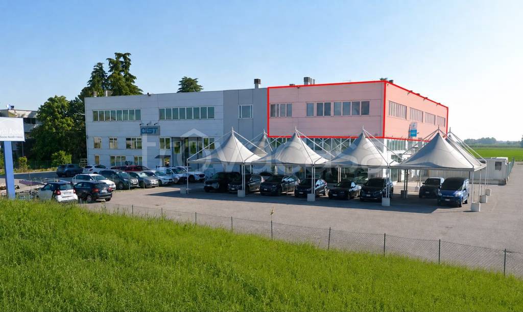 ufficio in vendita a Ferrara in zona San Martino