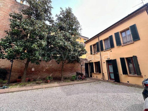 appartamento in vendita a Ferrara in zona Centro Storico