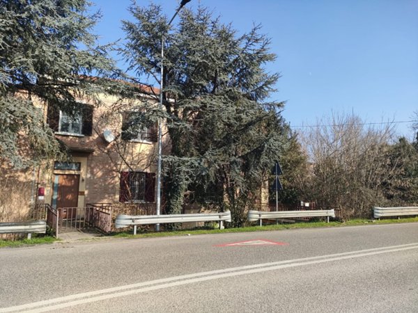 casa indipendente in vendita a Ferrara in zona Quartiere Giardino / Acquedotto