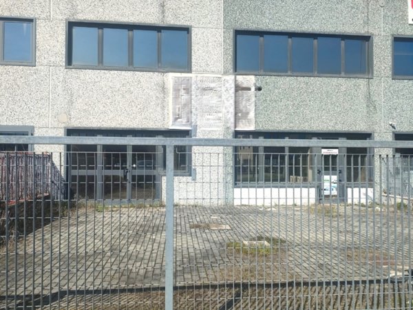 ufficio in vendita a Ferrara in zona Doro