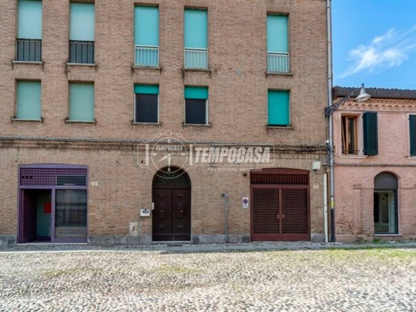 appartamento in vendita a Ferrara in zona Centro Storico