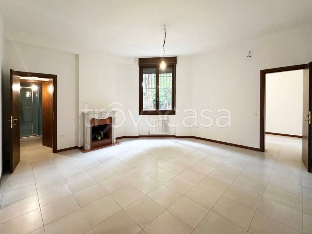 appartamento in vendita a Ferrara in zona Quartiere Giardino / Acquedotto