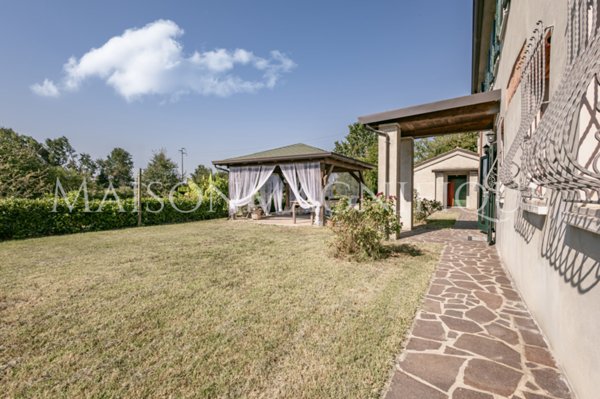 casa indipendente in vendita a Ferrara in zona Monestirolo