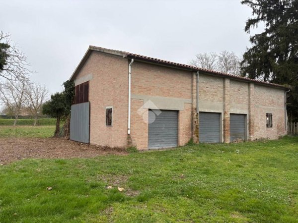 casa indipendente in vendita a Ferrara in zona Cona