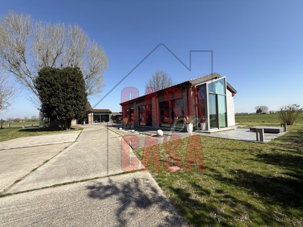 casa indipendente in vendita a Ferrara in zona Pontelagoscuro