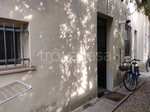 appartamento in vendita a Ferrara in zona Quartiere Giardino / Acquedotto