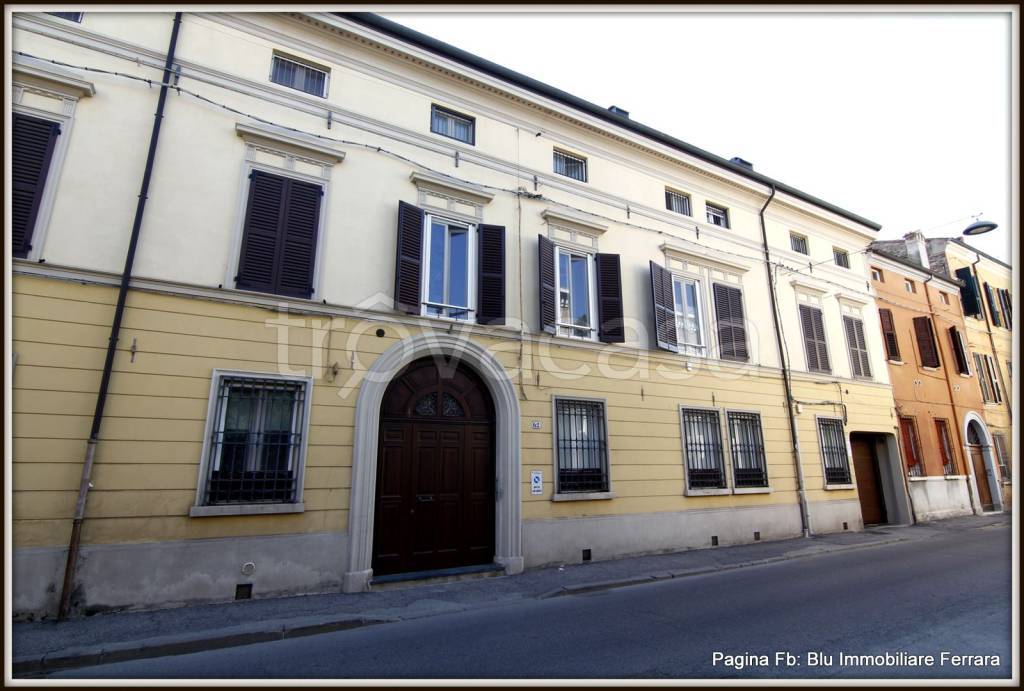 appartamento in vendita a Ferrara in zona Centro Storico
