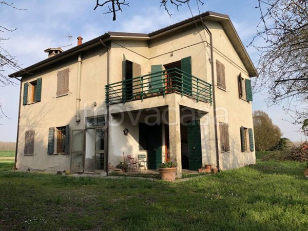 casa indipendente in vendita a Ferrara in zona Pescara