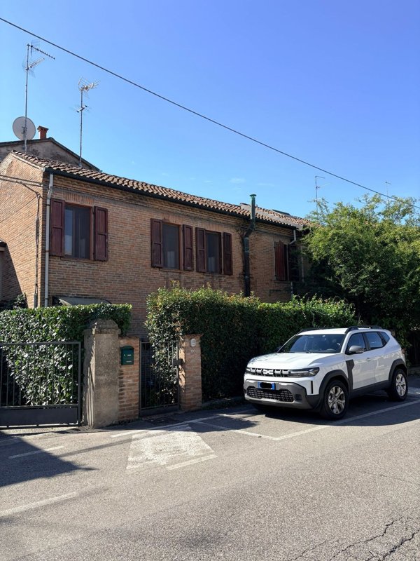 casa indipendente in vendita a Ferrara