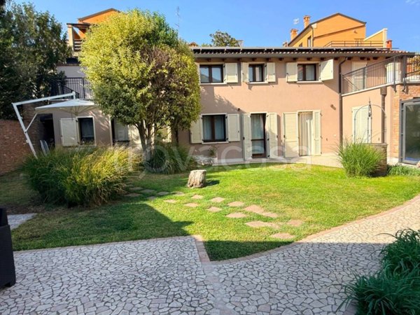 casa indipendente in vendita a Ferrara in zona Arianuova