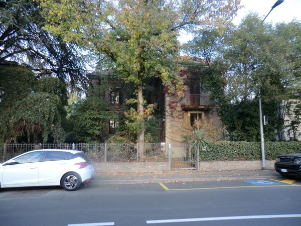 casa indipendente in vendita a Ferrara