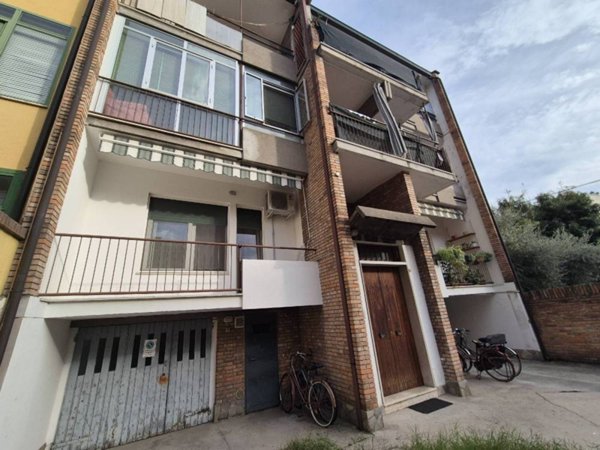 appartamento in vendita a Ferrara in zona Centro Storico