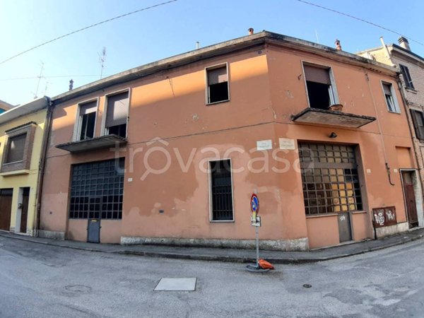 appartamento in vendita a Ferrara in zona Centro Storico