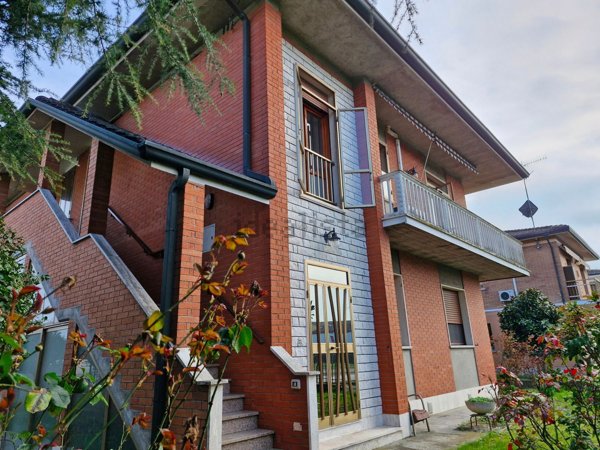 casa indipendente in vendita a Ferrara in zona Monestirolo