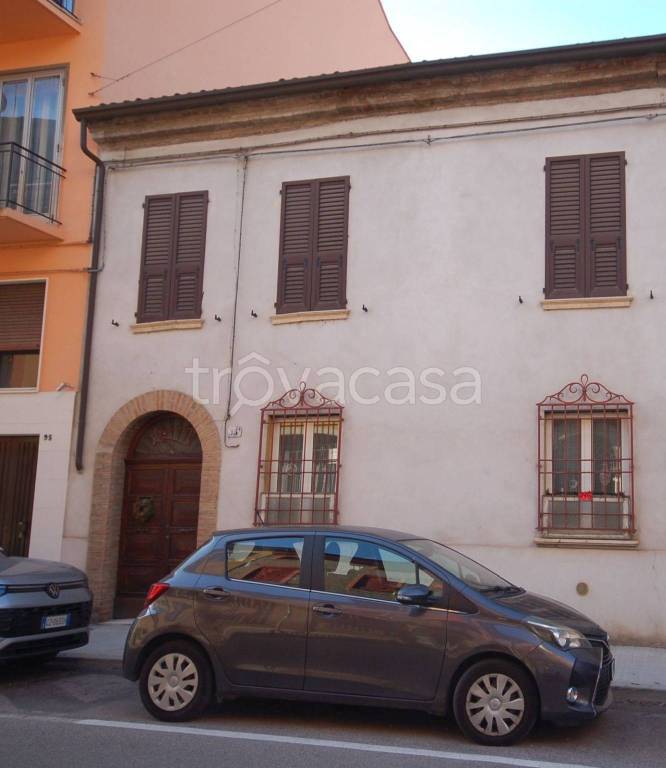 casa indipendente in vendita a Ferrara in zona Centro Storico