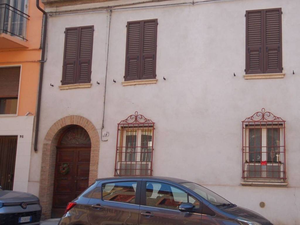 casa indipendente in vendita a Ferrara in zona Centro Storico