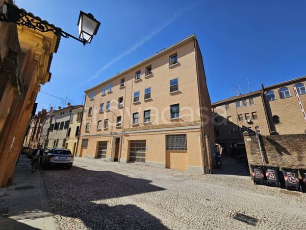 appartamento in vendita a Ferrara in zona Centro Storico