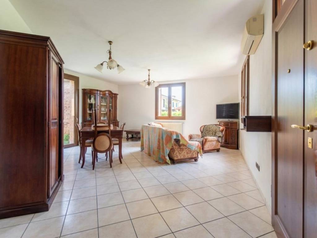 casa indipendente in vendita a Ferrara in zona Pontegradella