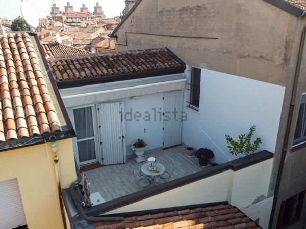 appartamento in vendita a Ferrara in zona Centro Storico