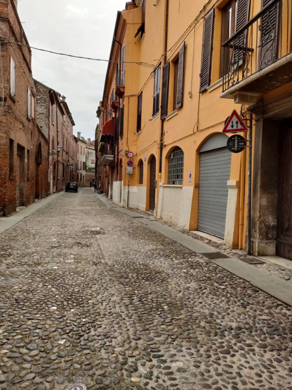 ufficio in vendita a Ferrara in zona Centro Storico