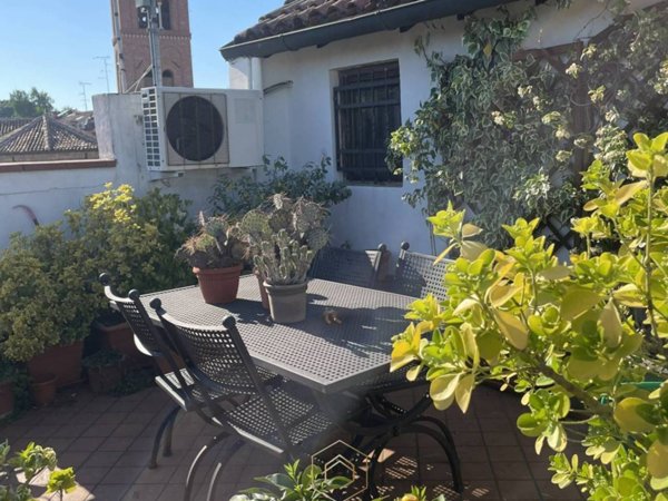 appartamento in vendita a Ferrara in zona Centro Storico