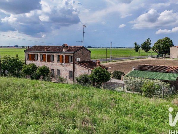 casa indipendente in vendita a Ferrara in zona Contrapò