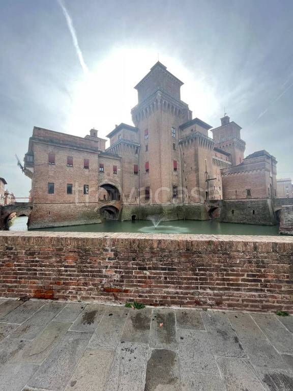ufficio in vendita a Ferrara in zona Centro Storico